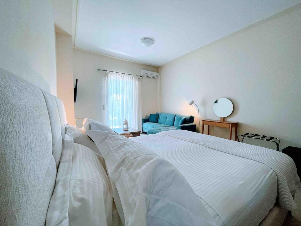 Annamaria Sea Side View Studio- 25m From The Beac Apartment